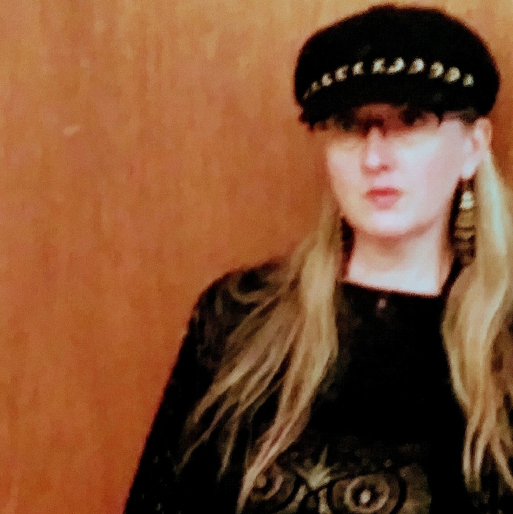 Meet your Posher, Rebecca